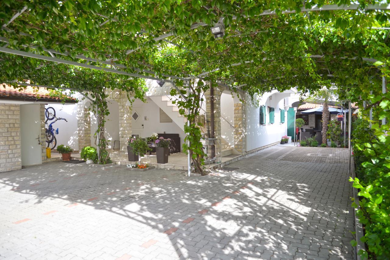 Apartments Lepur Водице Экстерьер фото